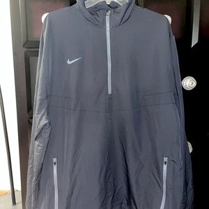 MEN’s NIKE GOLF WINDBREAKER. NWT.